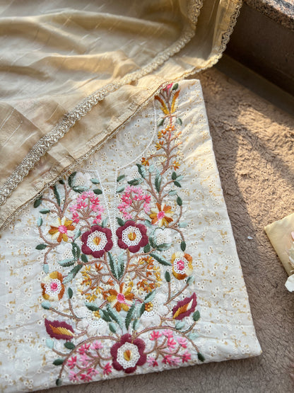 Chic Hakoba Embroidered Suit