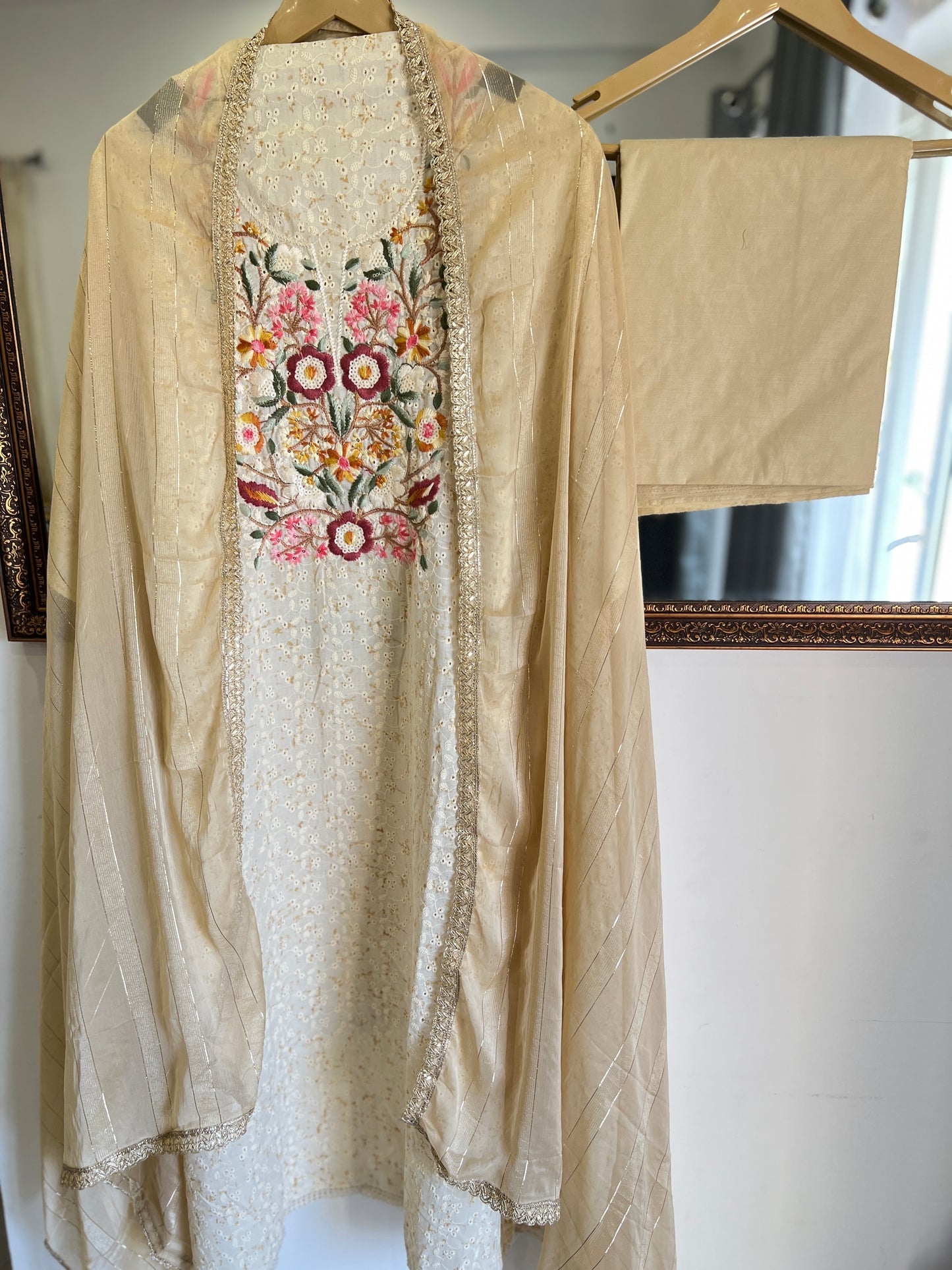 Chic Hakoba Embroidered Suit