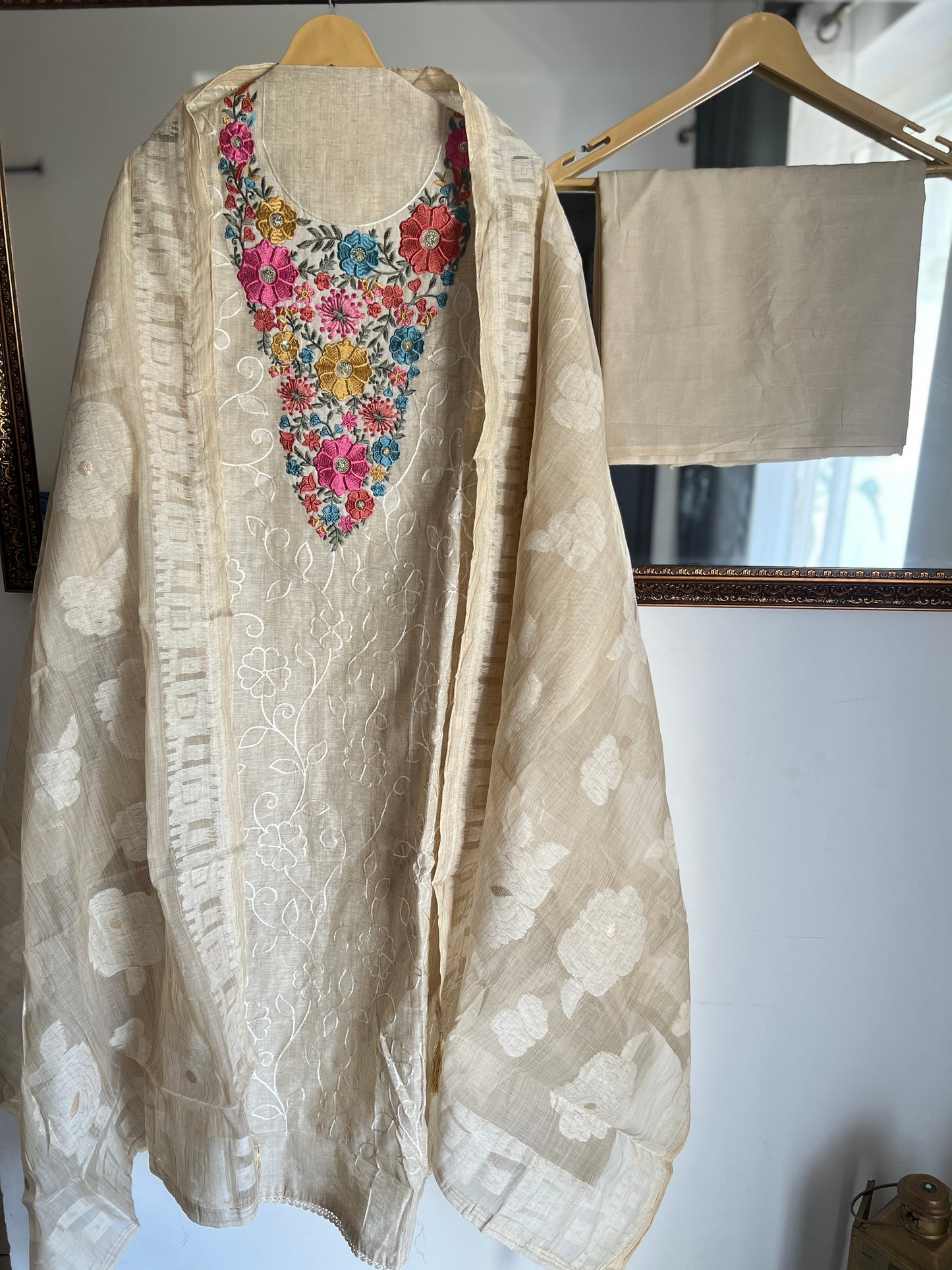 Mal Jamdani Embroidered Elegance