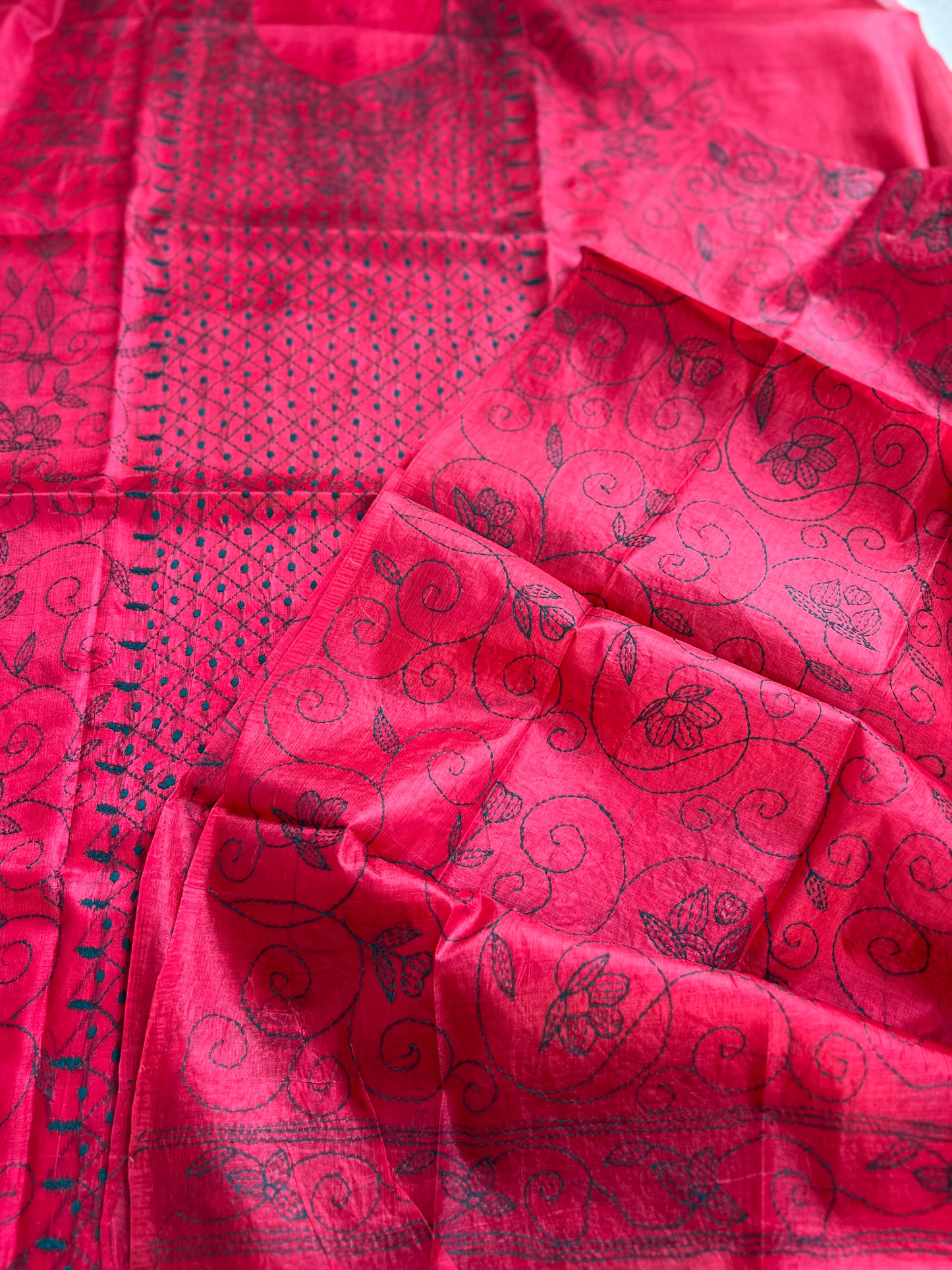 Fuchsia Bloom Kathiyawadi Hand-Embroidered Suit Set