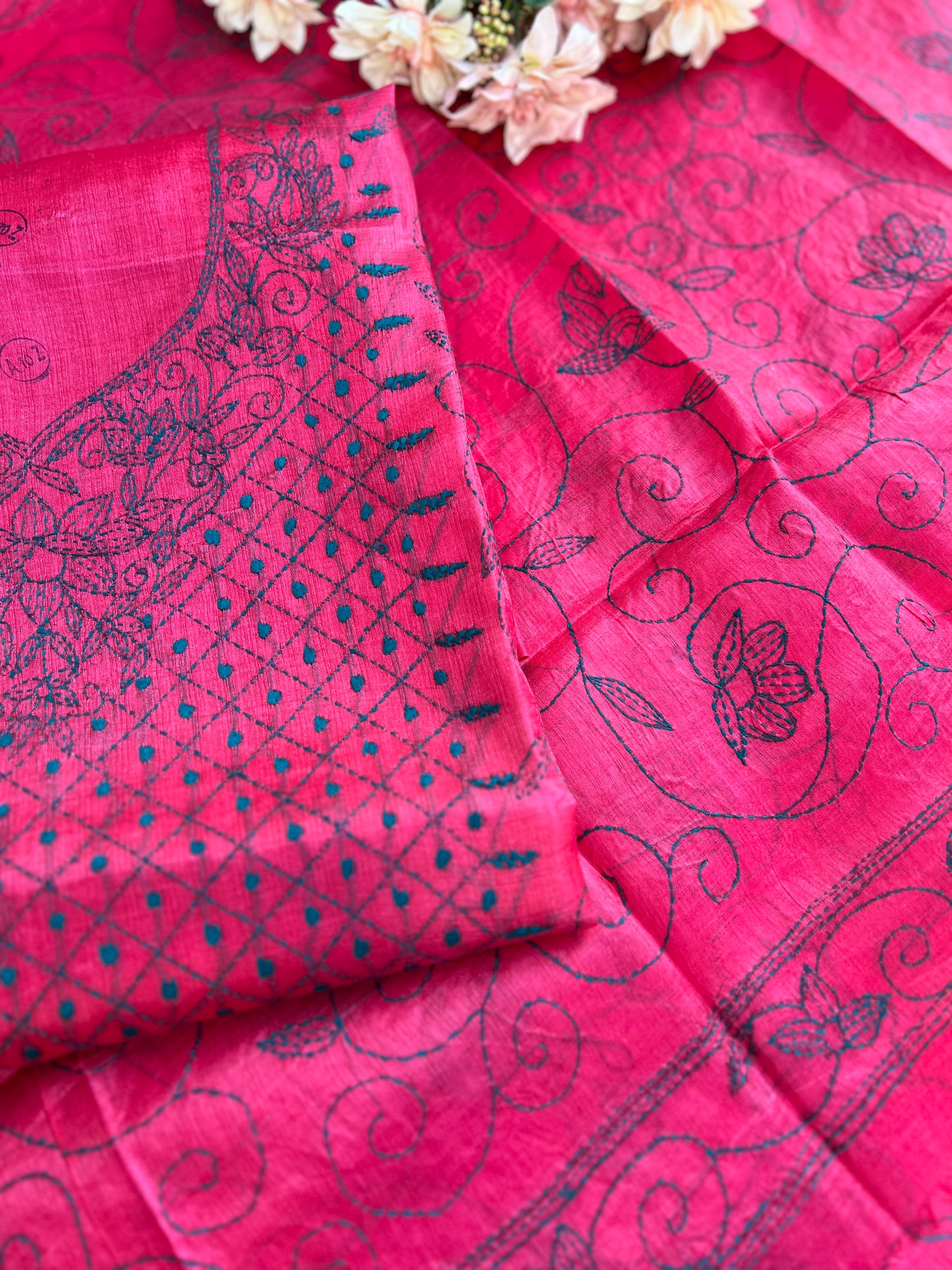 Fuchsia Bloom Kathiyawadi Hand-Embroidered Suit Set