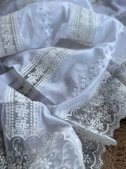 Floral Prints suits with Dedicated Lace